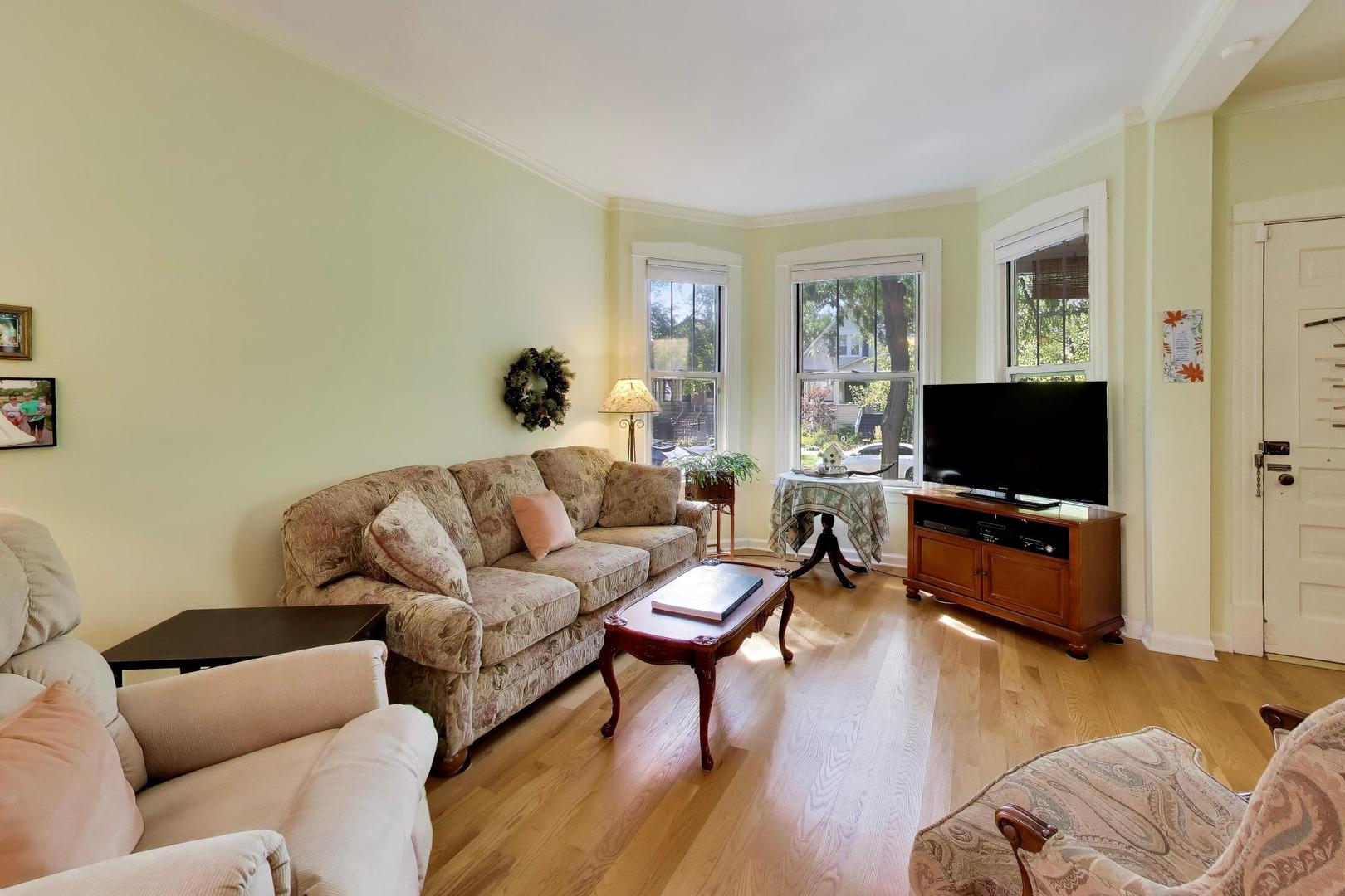 4149 N Ridgeway Avenue Property Photo 8