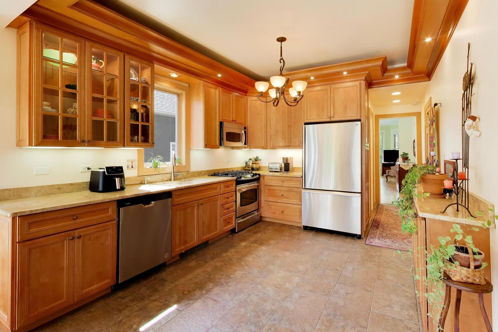 4149 N Ridgeway Avenue Property Photo 12