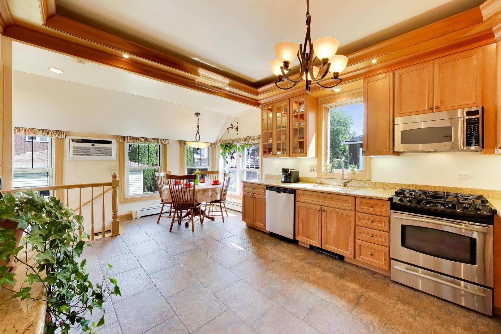 4149 N Ridgeway Avenue Property Photo 13