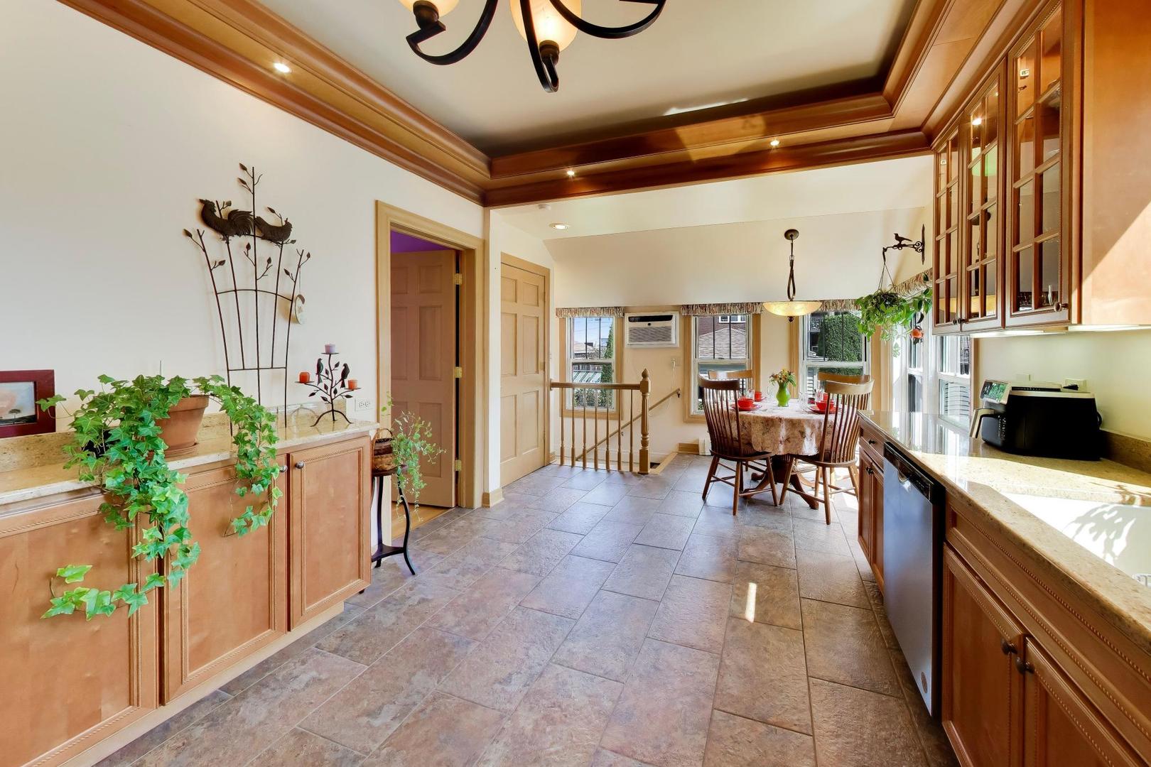 4149 N Ridgeway Avenue Property Photo 14