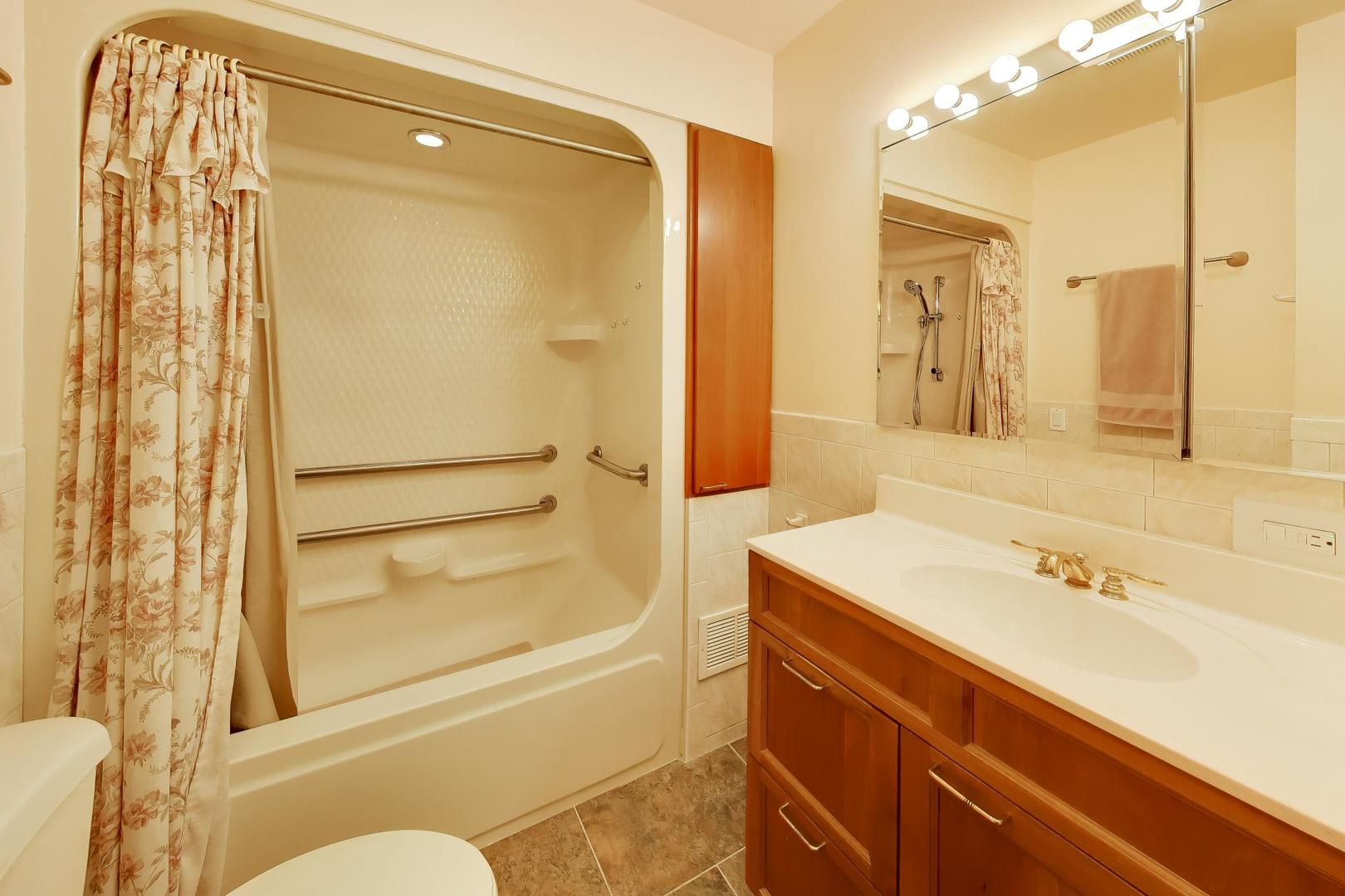 4149 N Ridgeway Avenue Property Photo 21