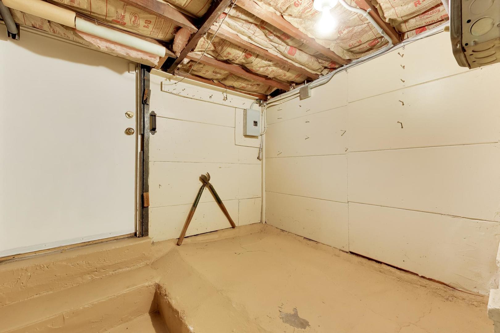 4149 N Ridgeway Avenue Property Photo 38