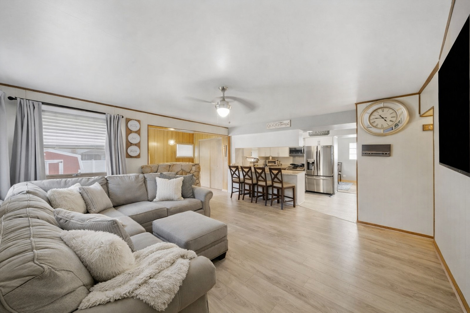 10623 Windsor Drive Property Photo 6