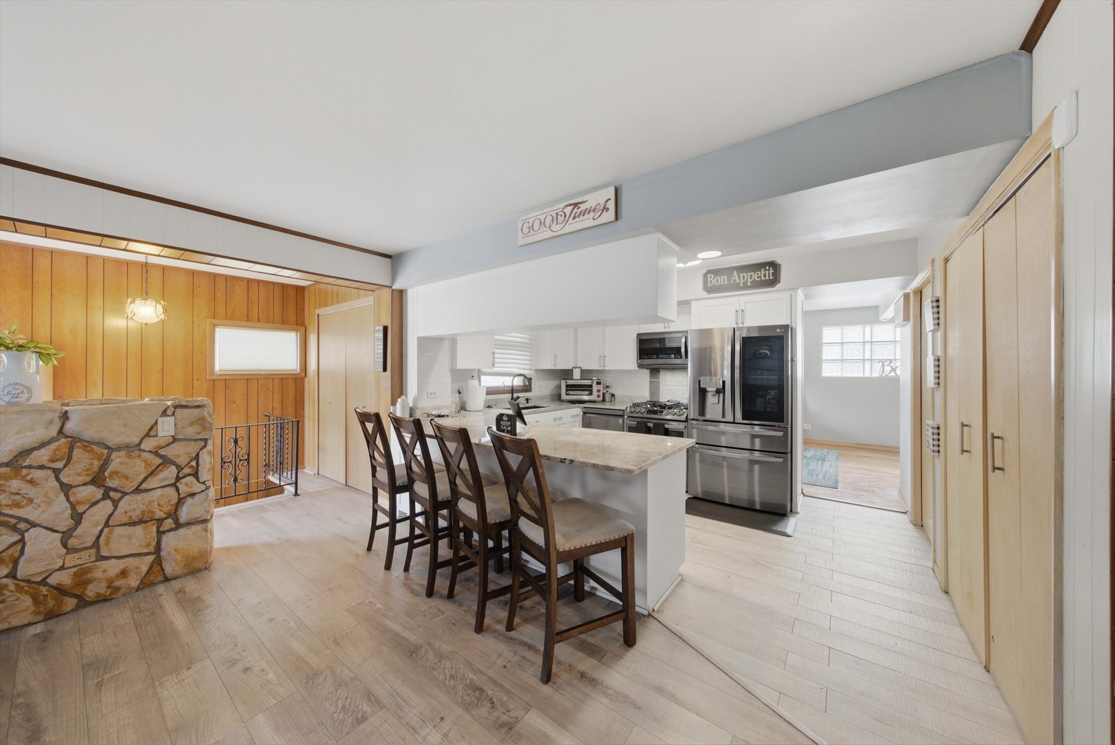 10623 Windsor Drive Property Photo 8