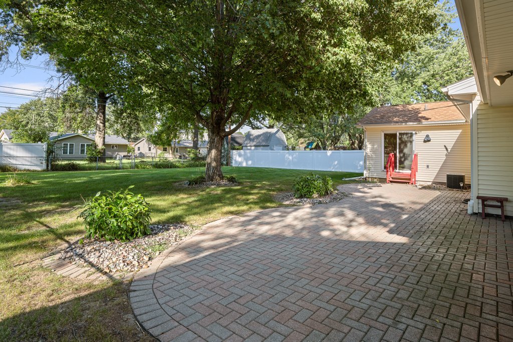 543 40th Avenue Property Photo 8