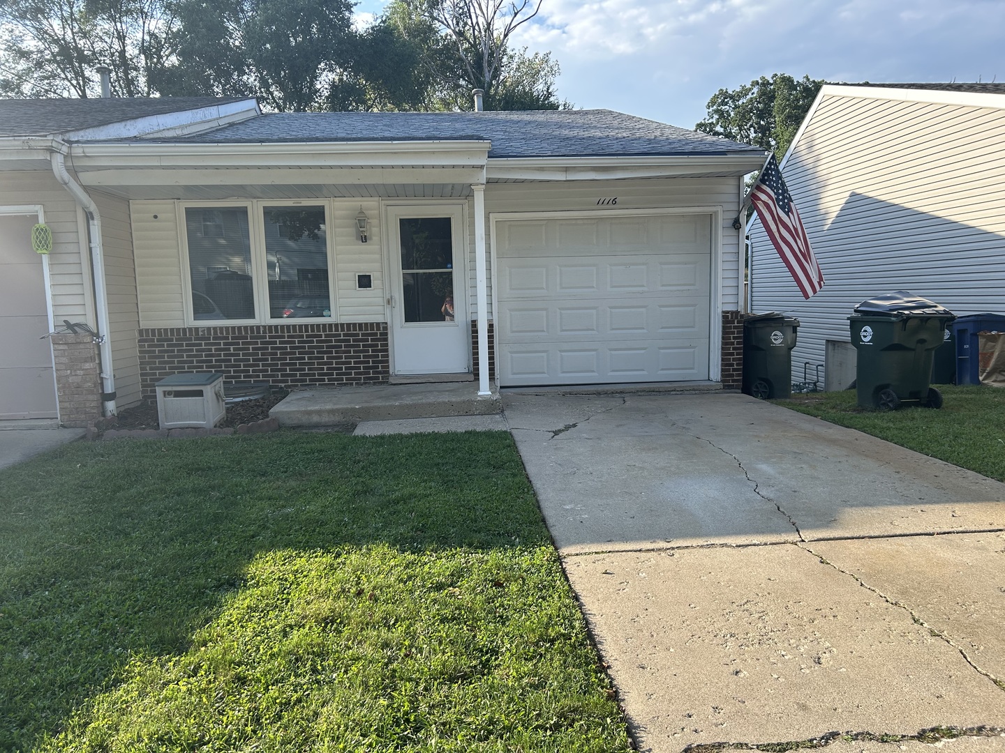 1116 Stratford Lane Property Photo 1