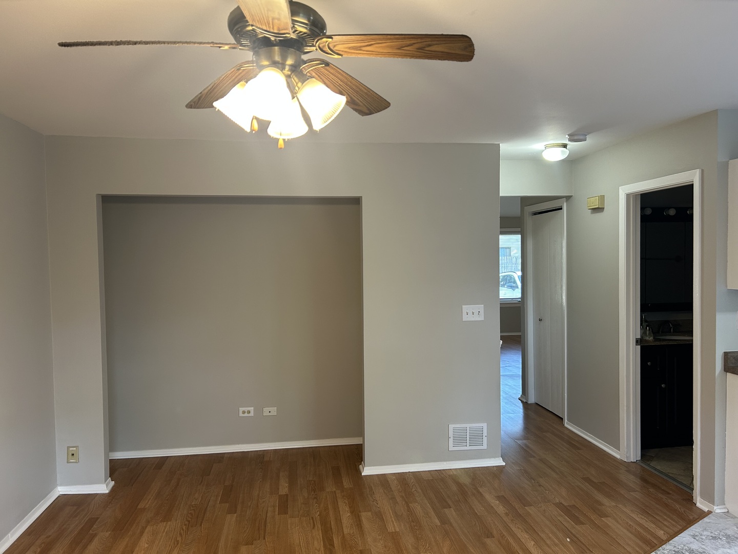 1116 Stratford Lane Property Photo 7