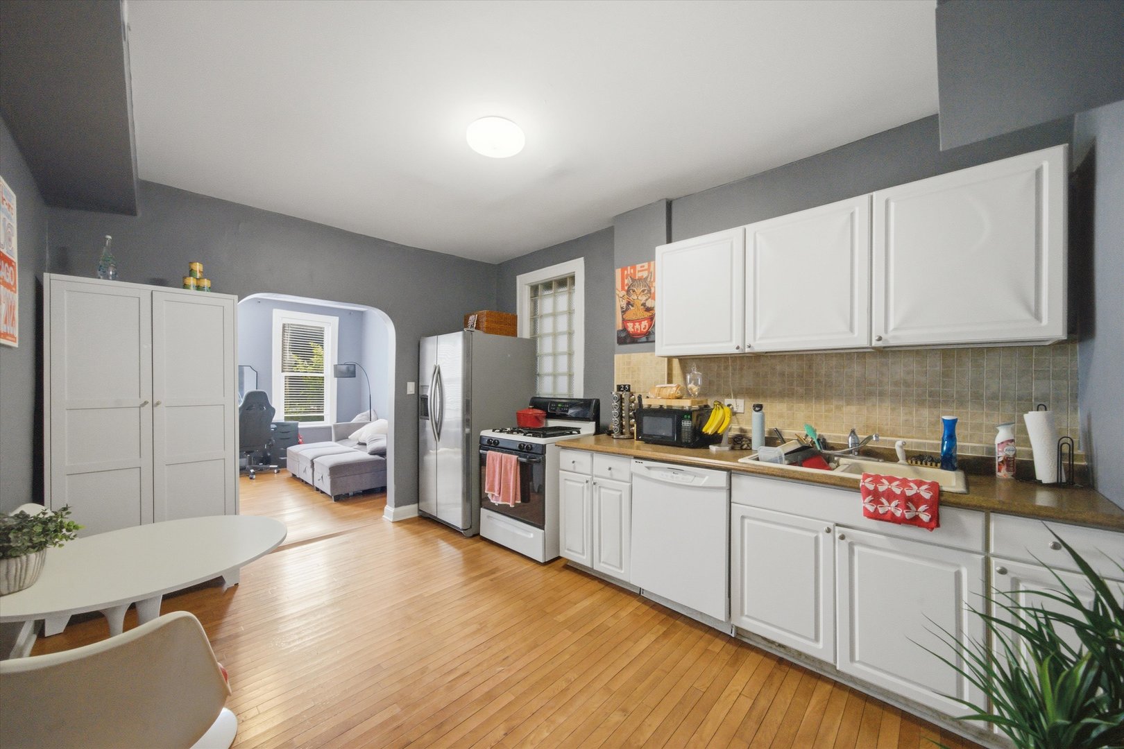 1512 N Maplewood Avenue Property Photo 3