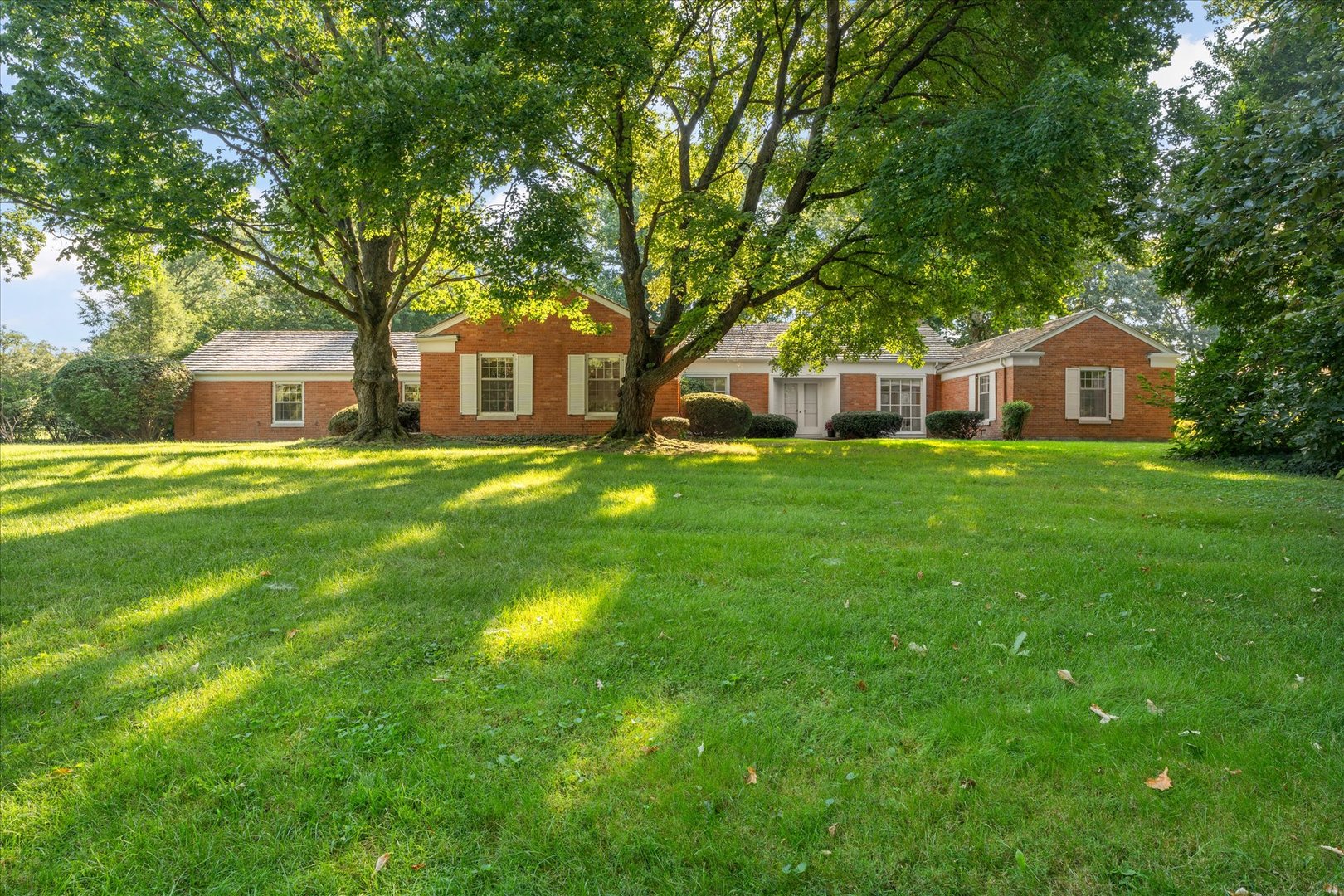 1110 Country Lane Property Photo 1