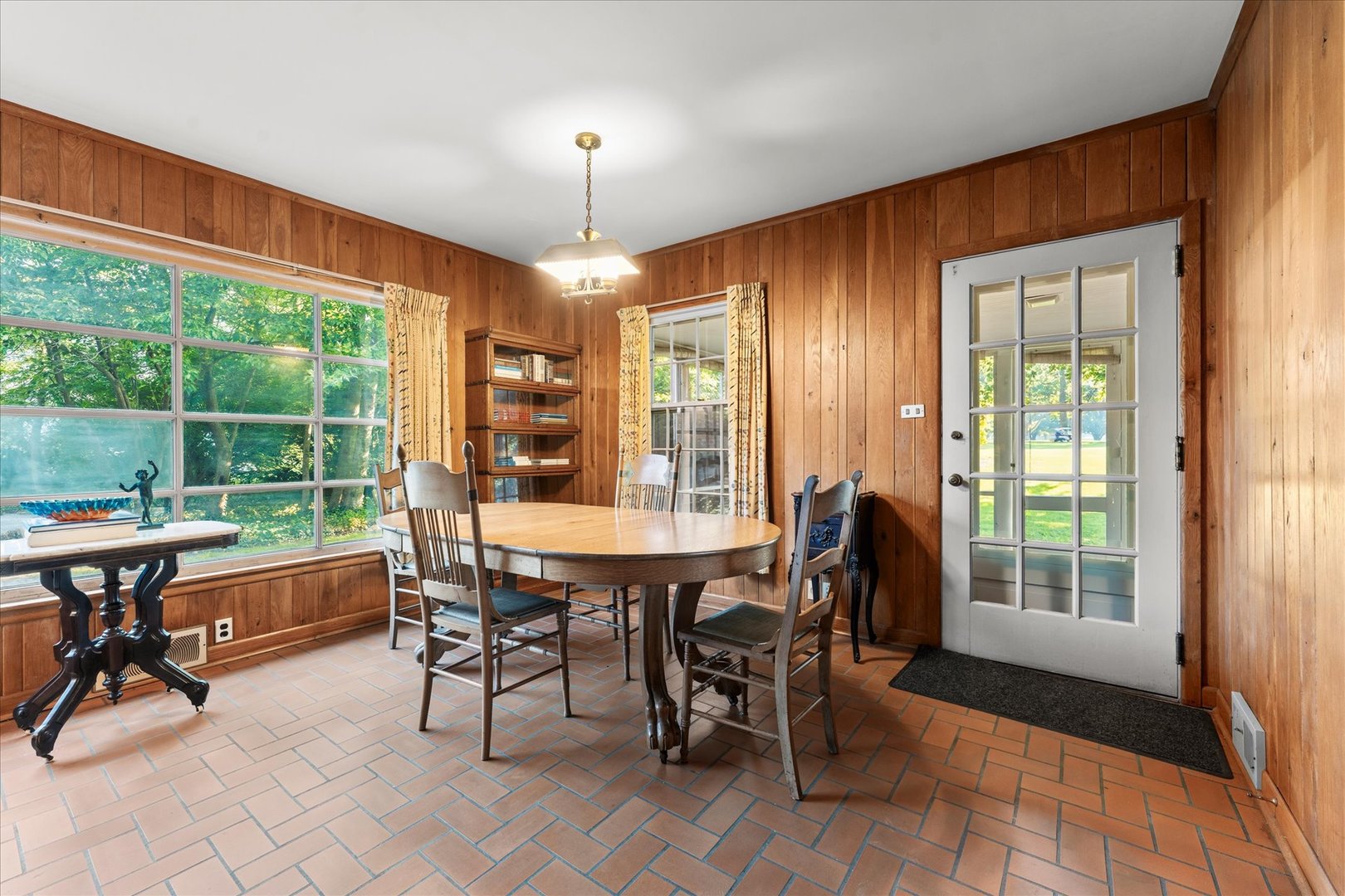 1110 Country Lane Property Photo 30