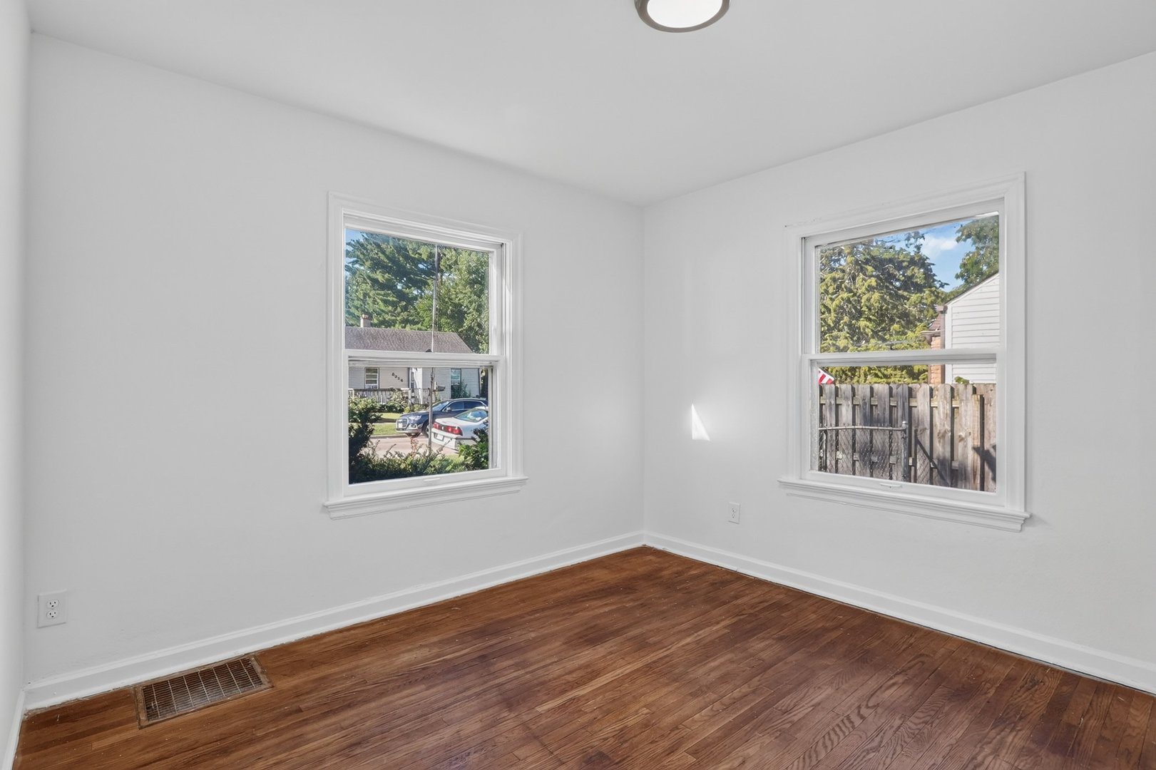 2917 Lawndale Avenue Property Photo 9