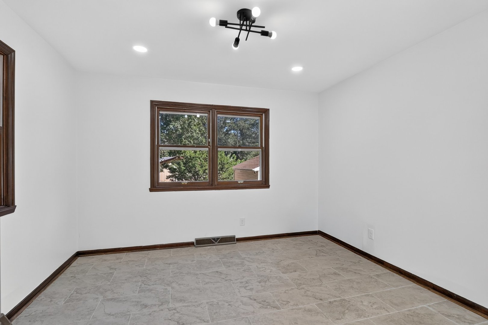 2917 Lawndale Avenue Property Photo 12