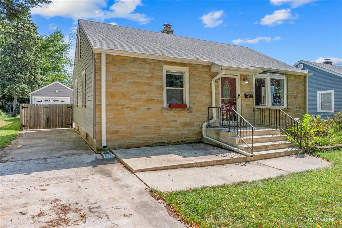 436 Le Grande Boulevard Property Photo 2