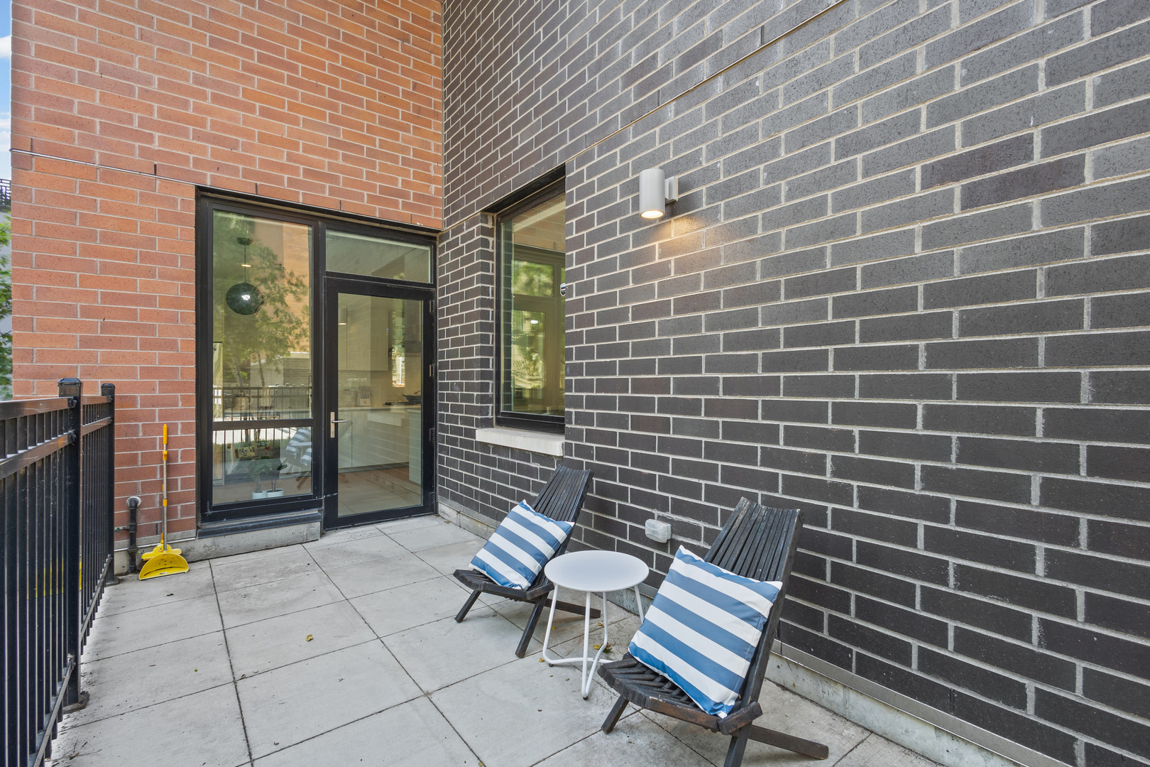 1648 W Division Street 110 Property Photo 10
