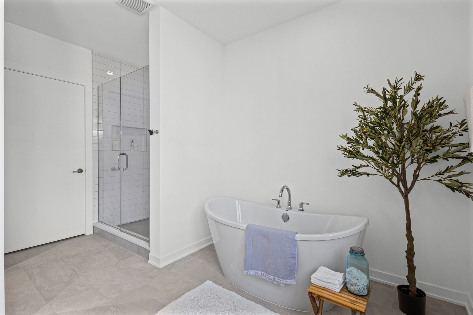 1648 W Division Street 110 Property Photo 18