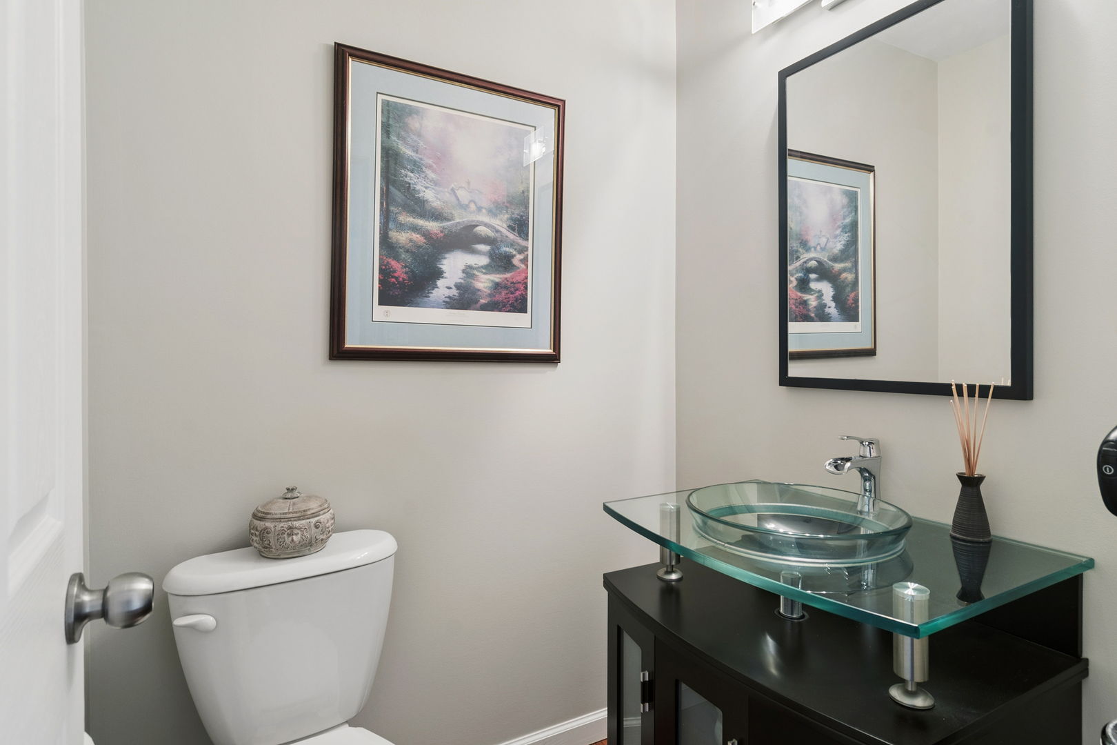 1012 W Mallard Drive Property Photo 8