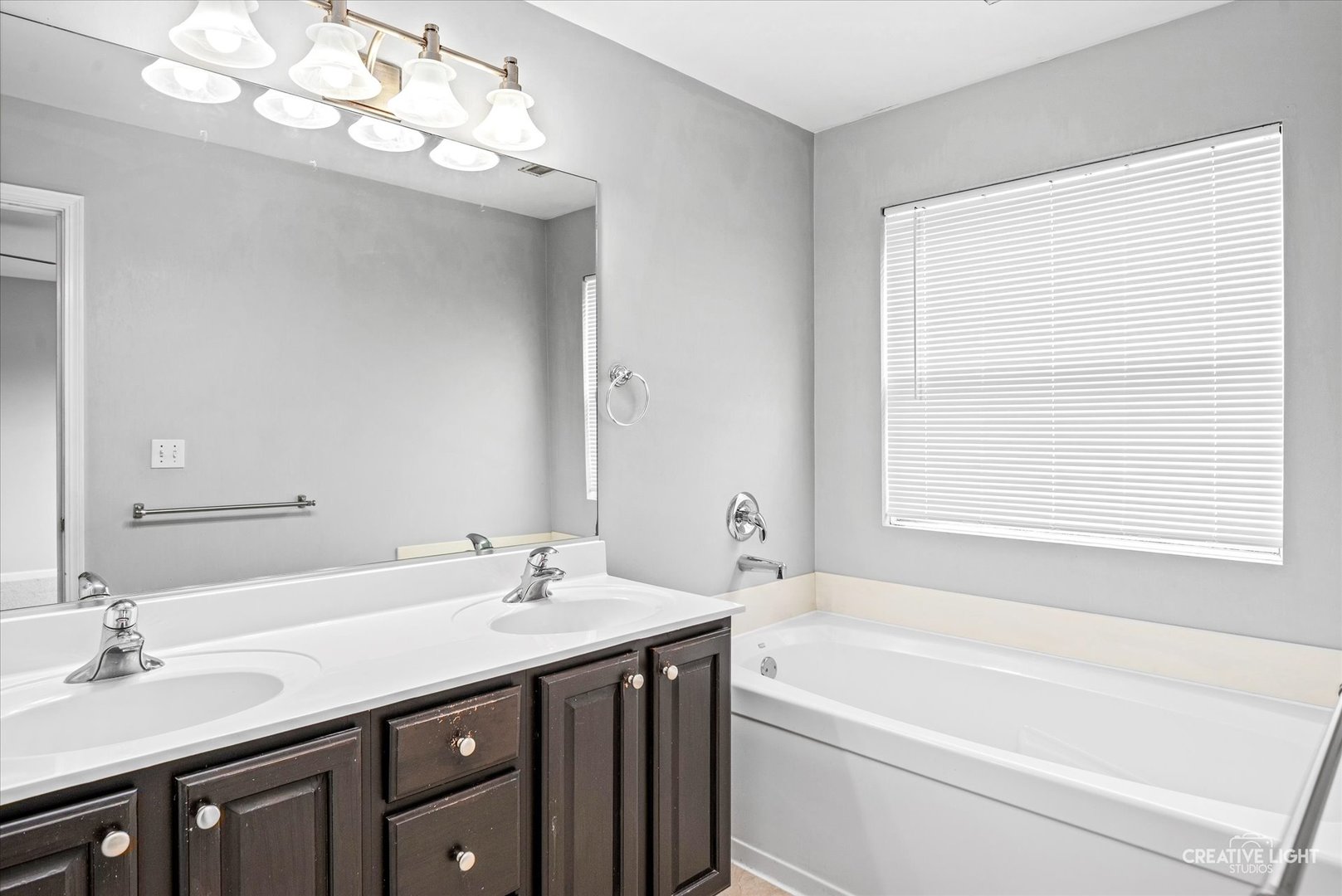 3292 Bromley Lane Property Photo 13