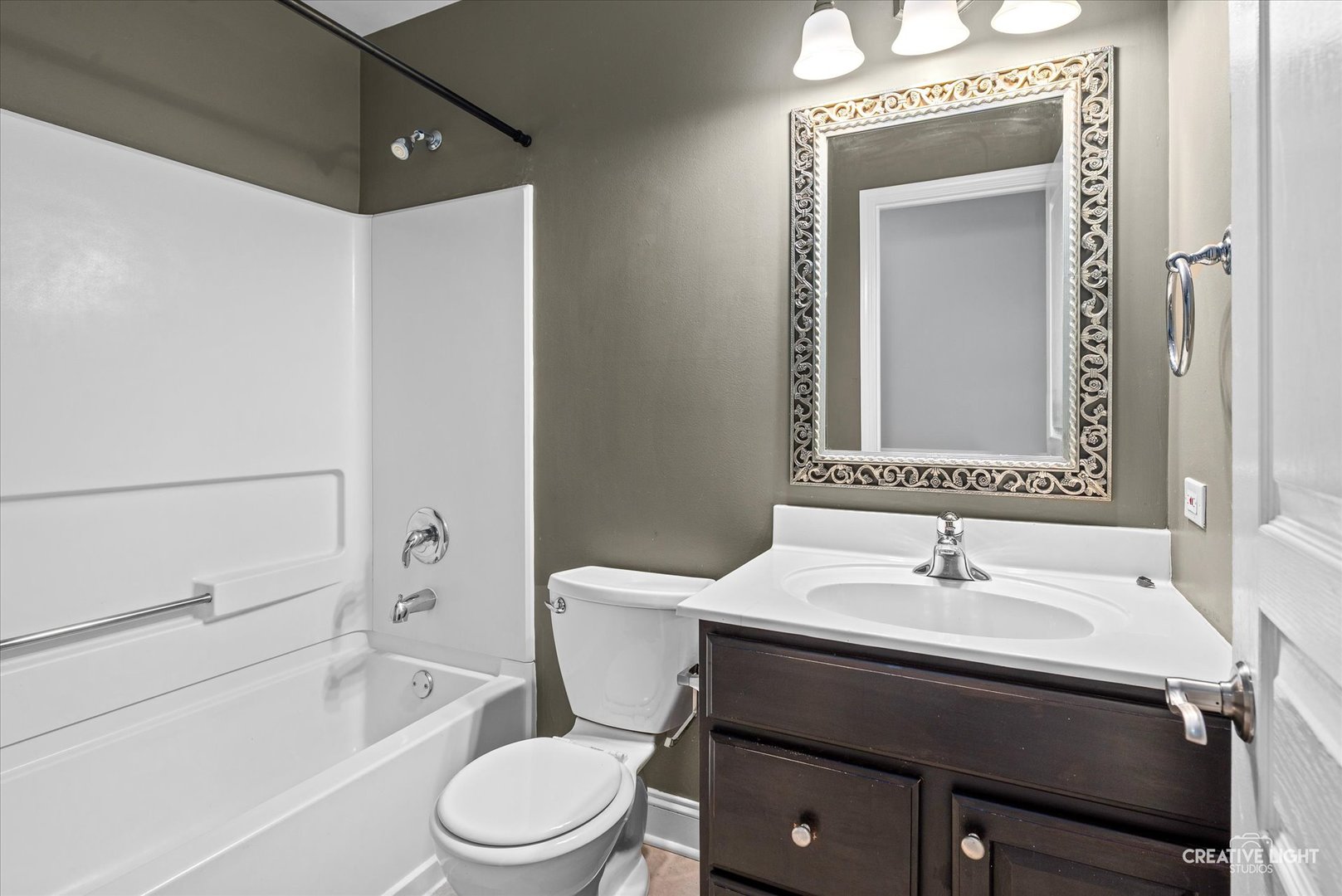 3292 Bromley Lane Property Photo 18