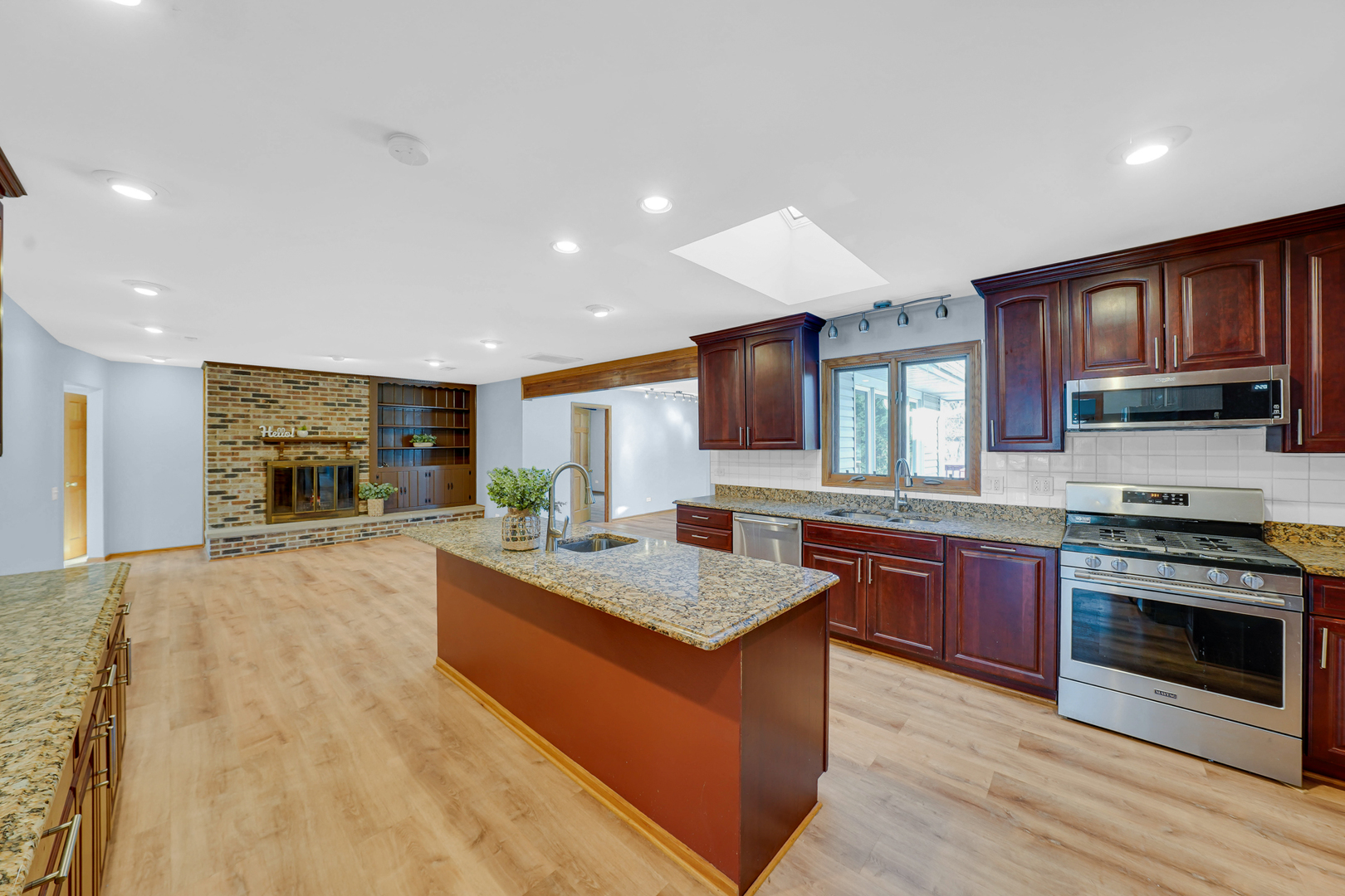 2226 Shannondale Road Property Photo 8