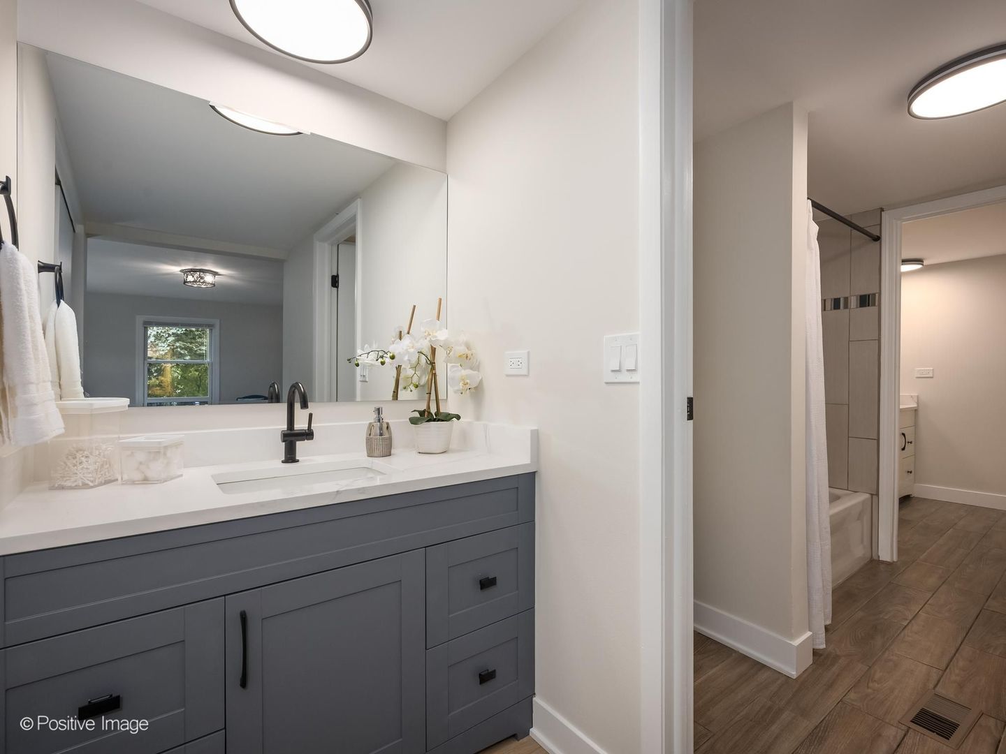 1751 Sussex Walk D Property Photo 12