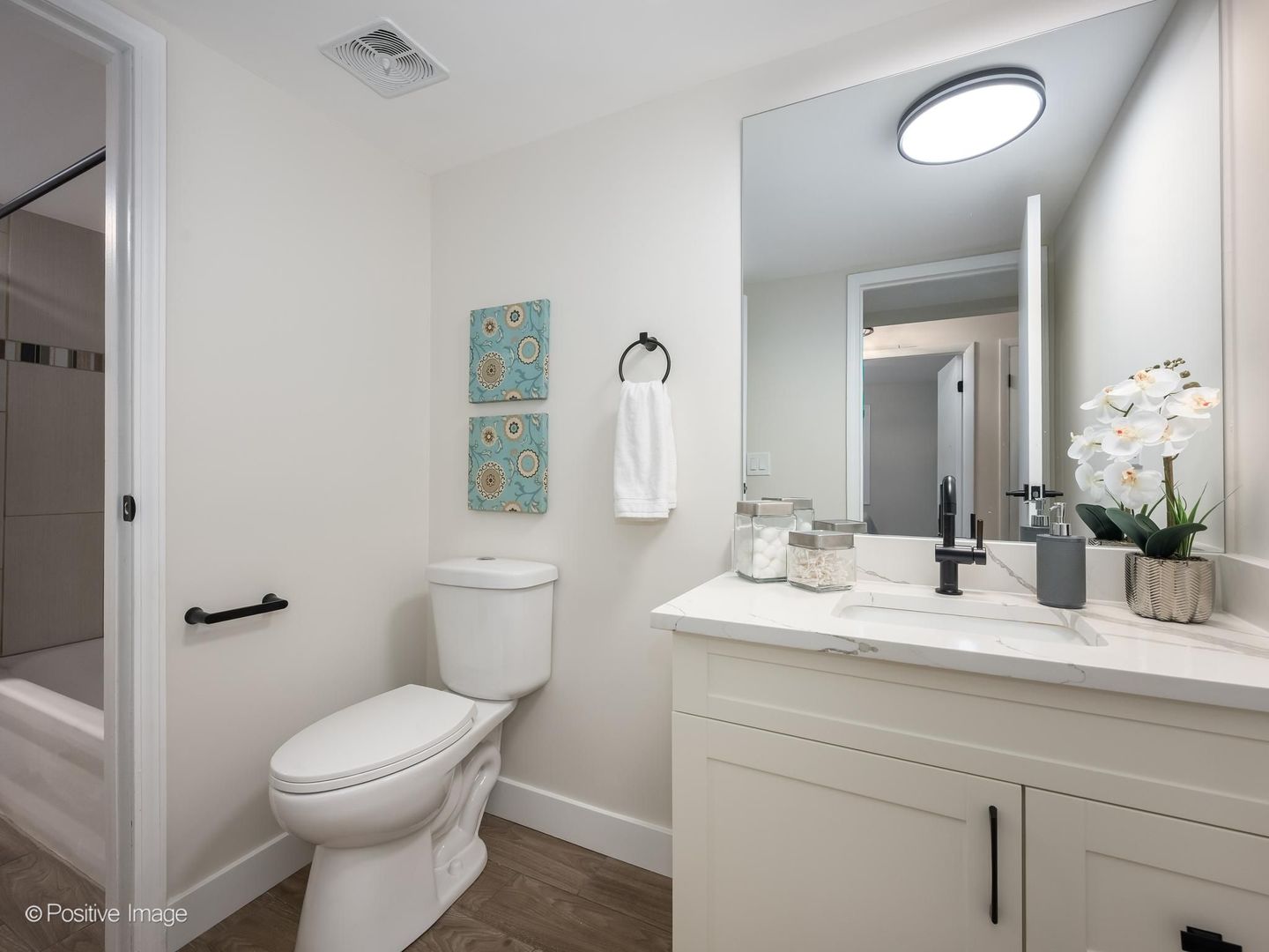 1751 Sussex Walk D Property Photo 13