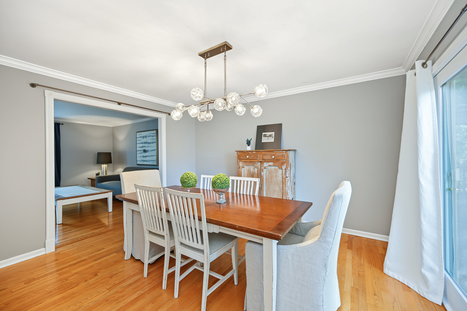 26w530 Prairie Avenue Property Photo 9