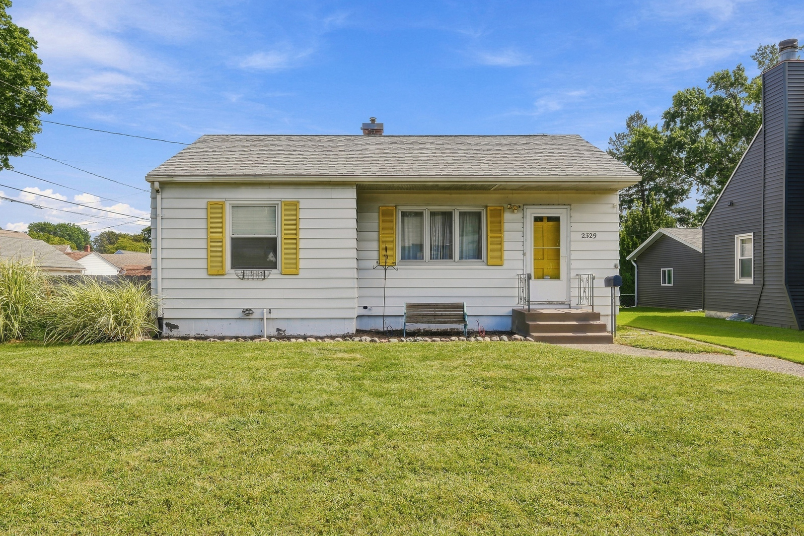 2329 Frances Place Property Photo 1