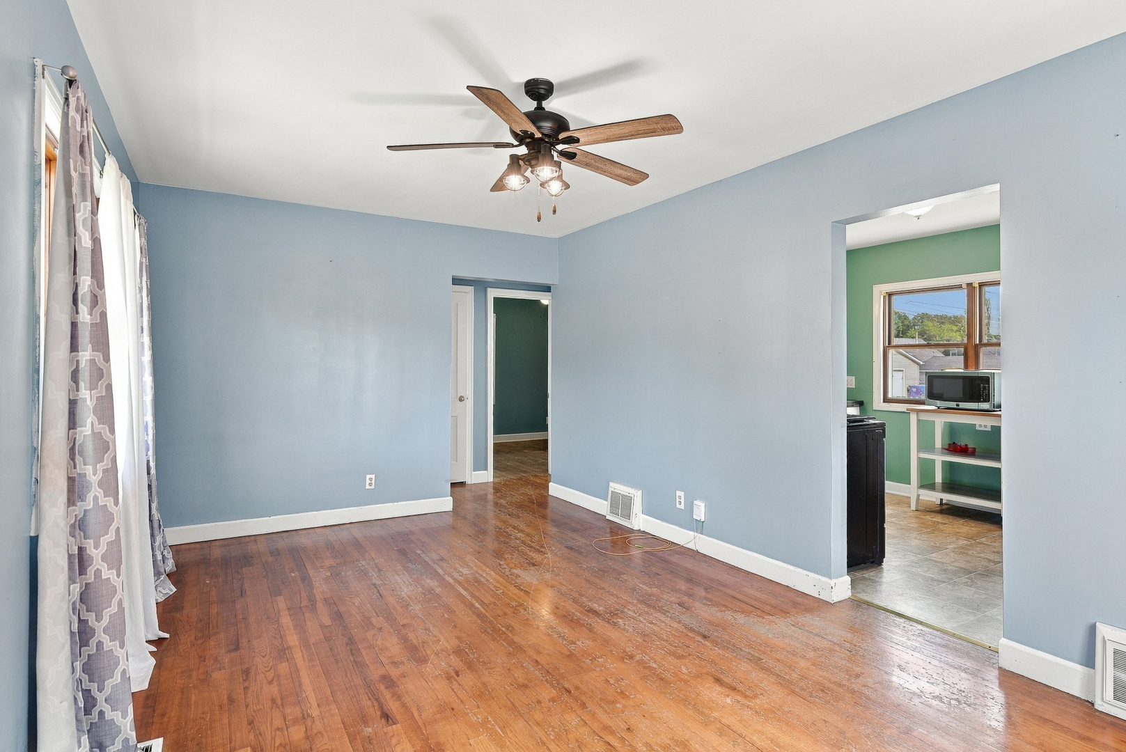 2329 Frances Place Property Photo 3