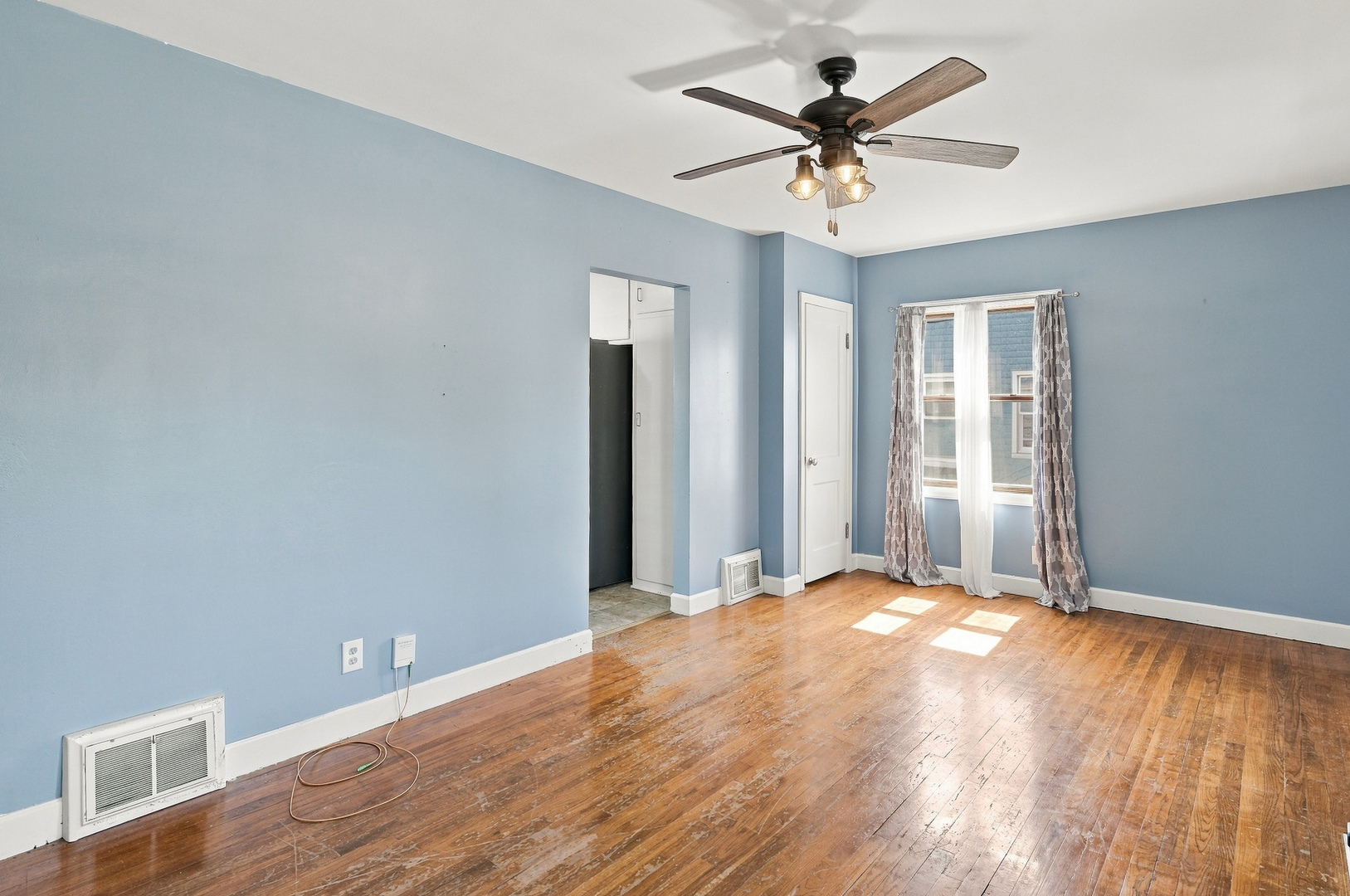 2329 Frances Place Property Photo 6
