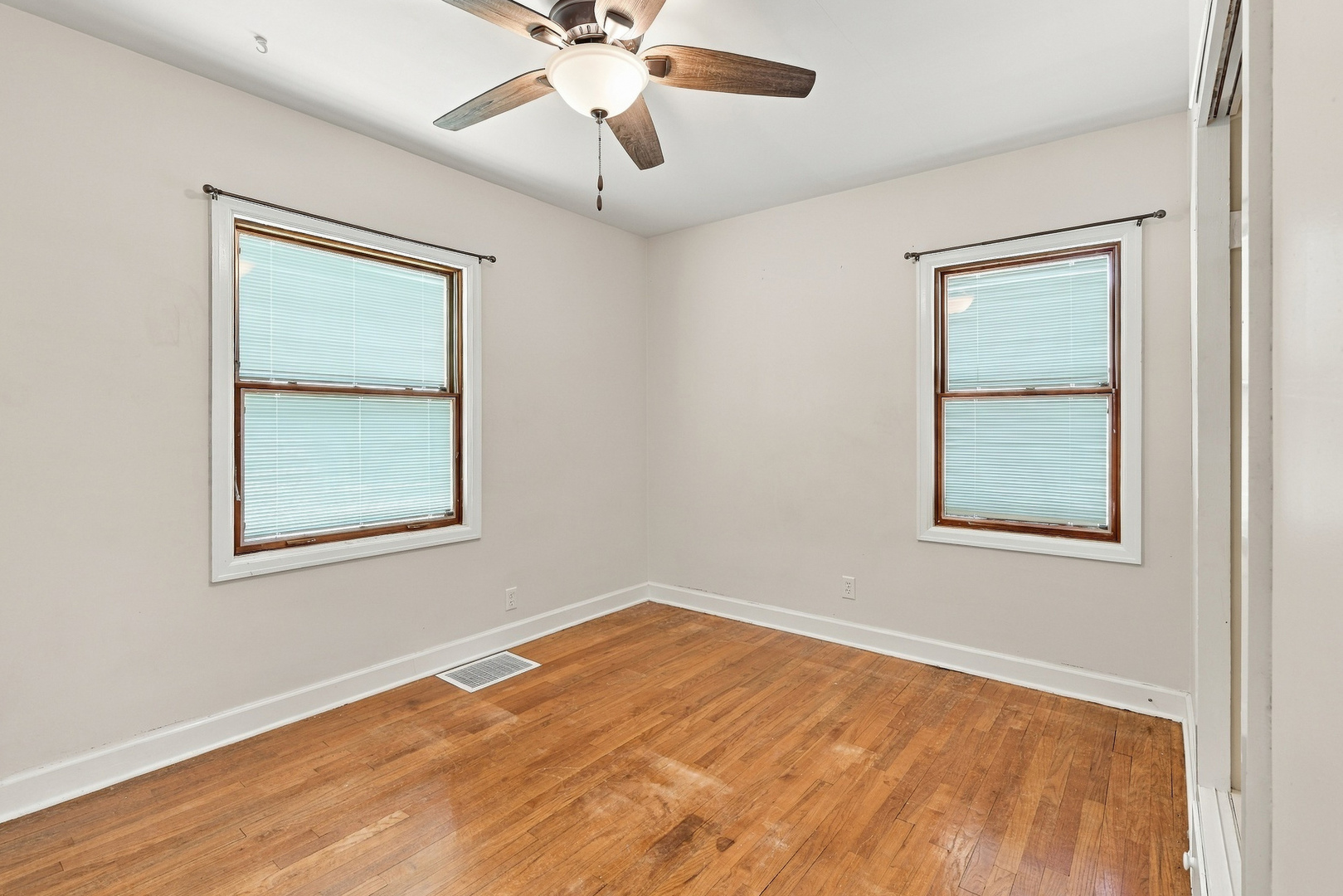 2329 Frances Place Property Photo 7