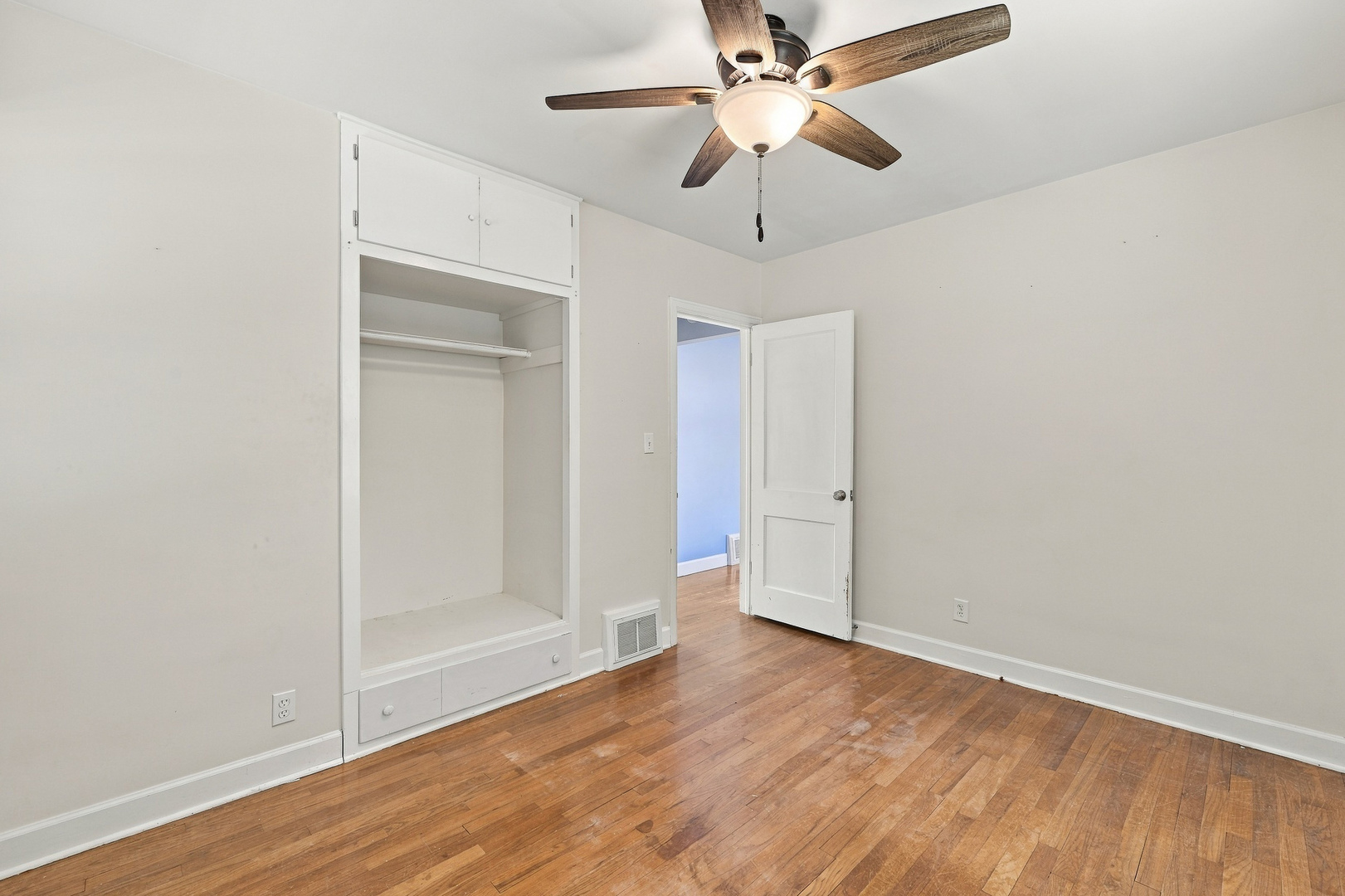 2329 Frances Place Property Photo 8