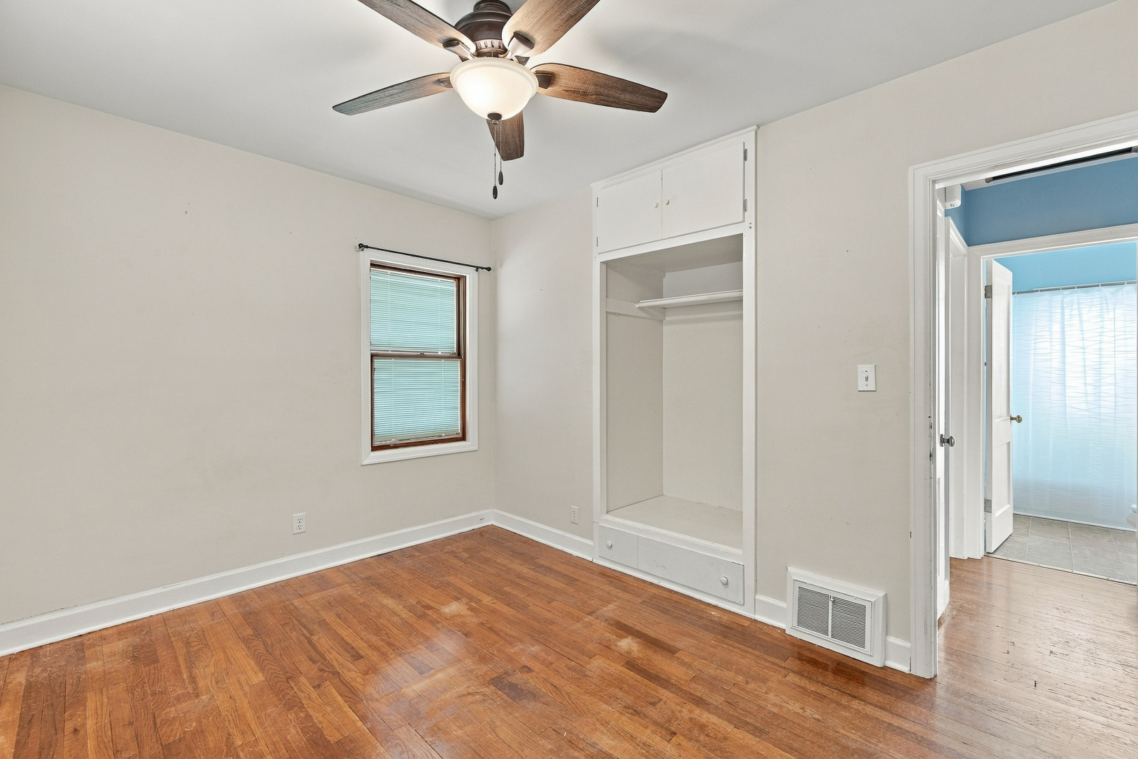 2329 Frances Place Property Photo 9