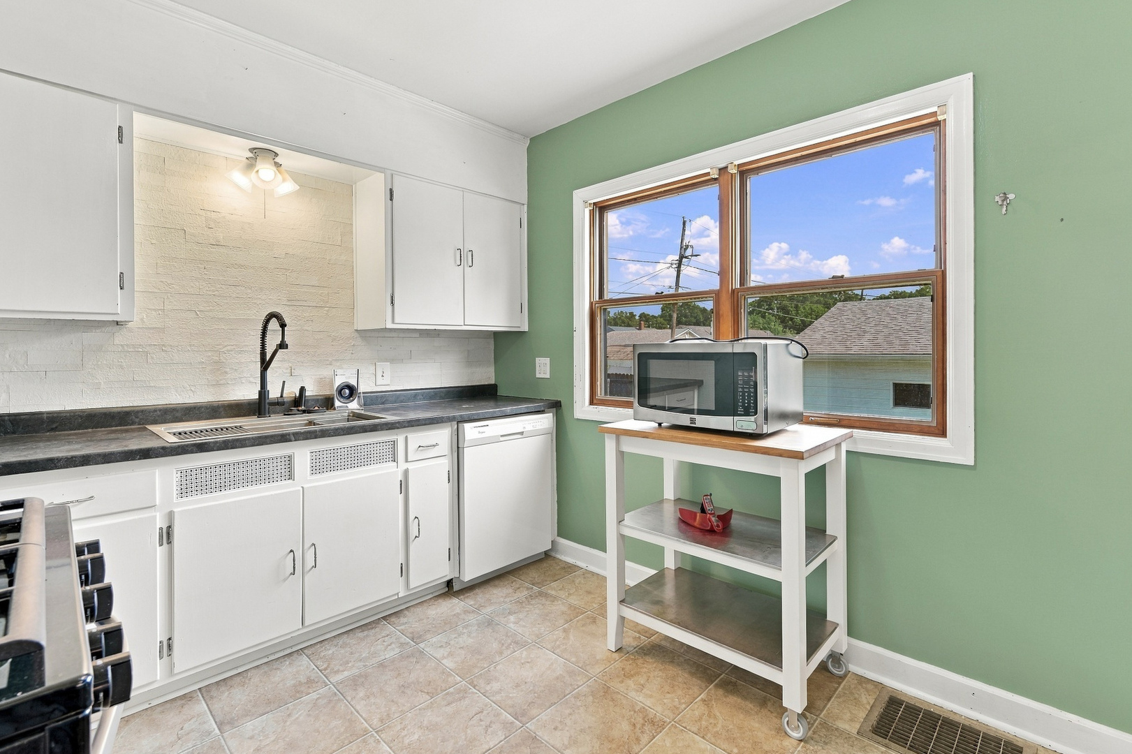 2329 Frances Place Property Photo 12