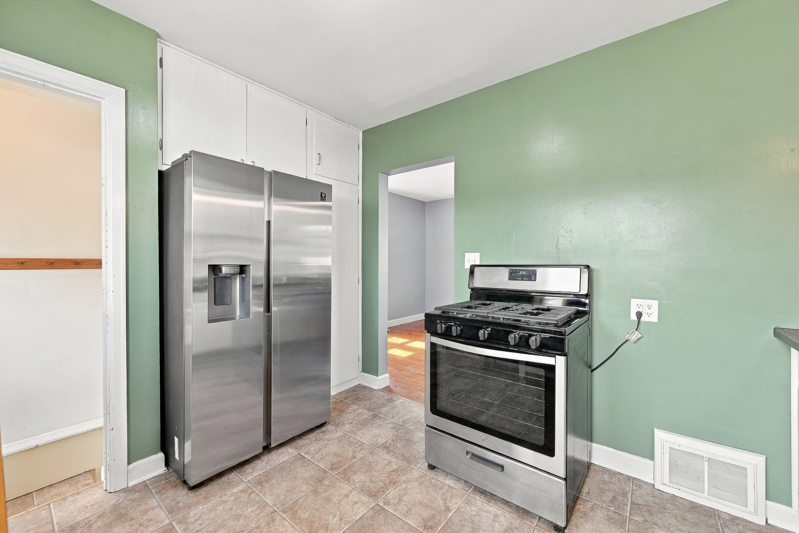 2329 Frances Place Property Photo 14