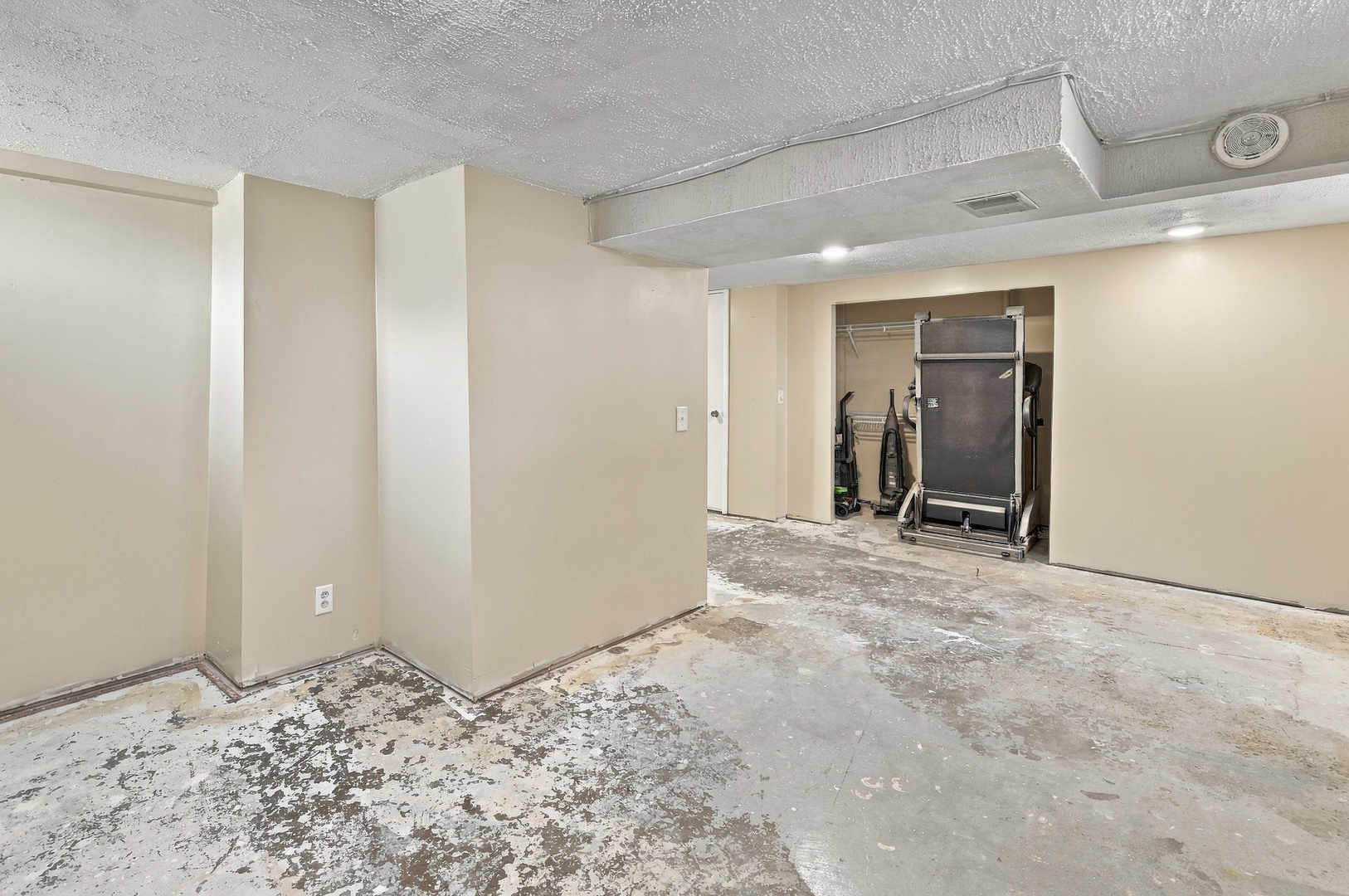 2329 Frances Place Property Photo 17