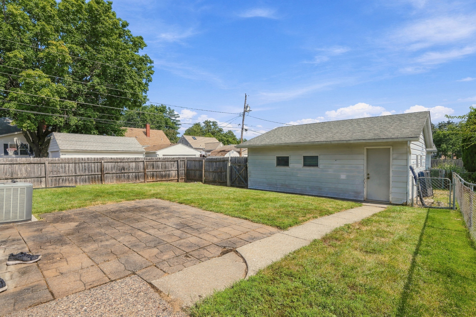 2329 Frances Place Property Photo 20