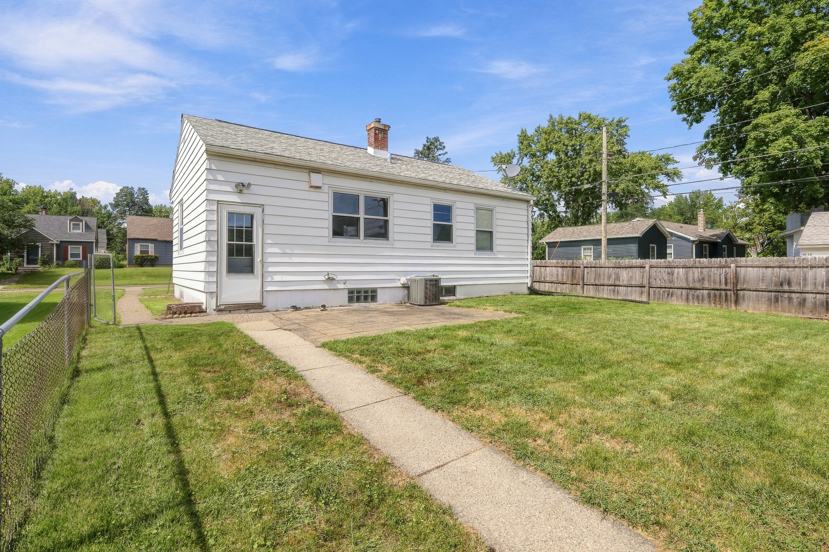 2329 Frances Place Property Photo 21