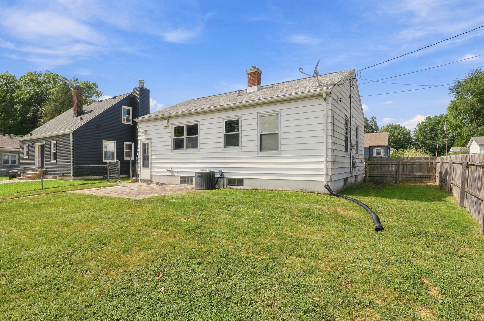 2329 Frances Place Property Photo 22