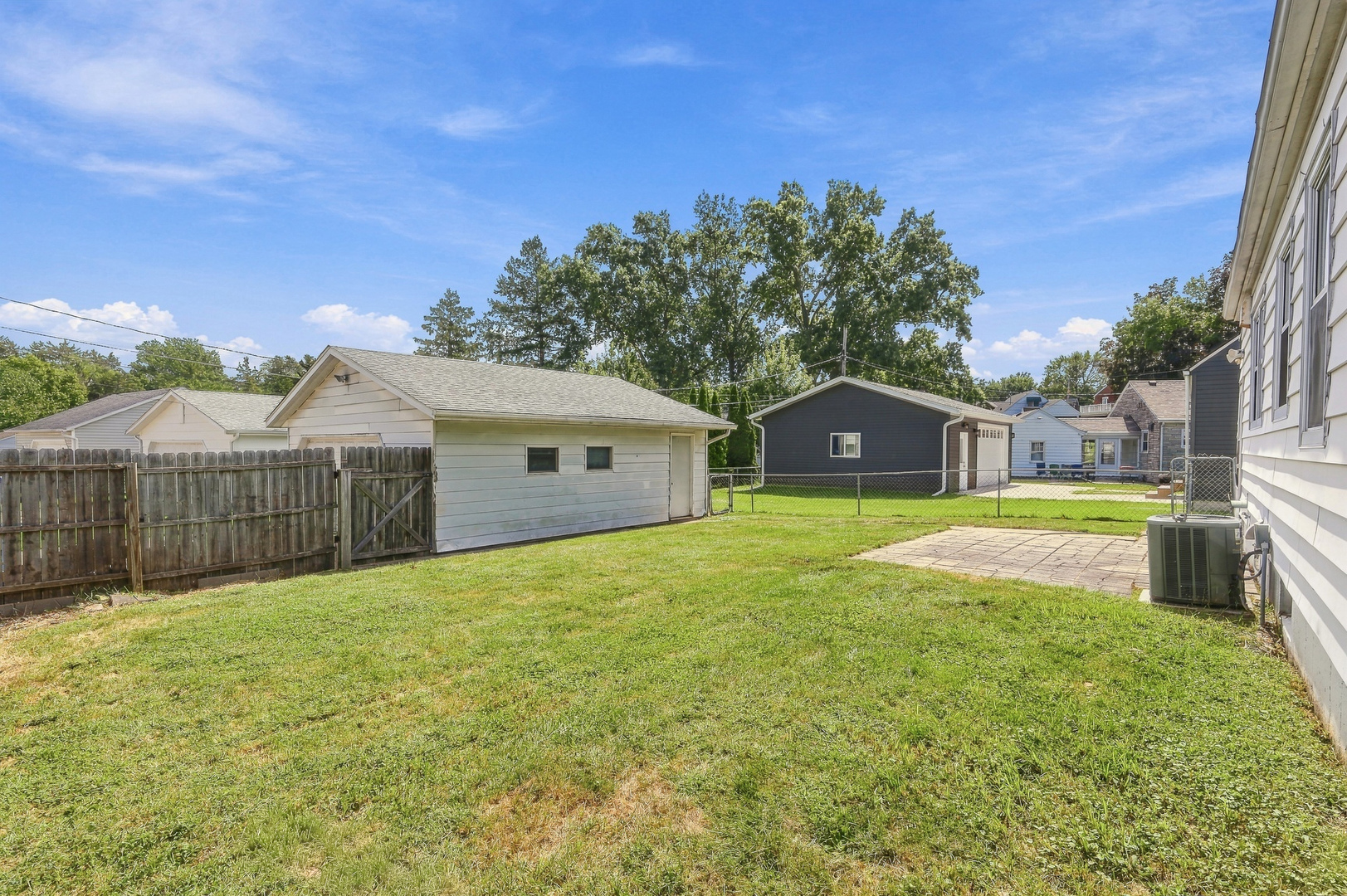 2329 Frances Place Property Photo 23