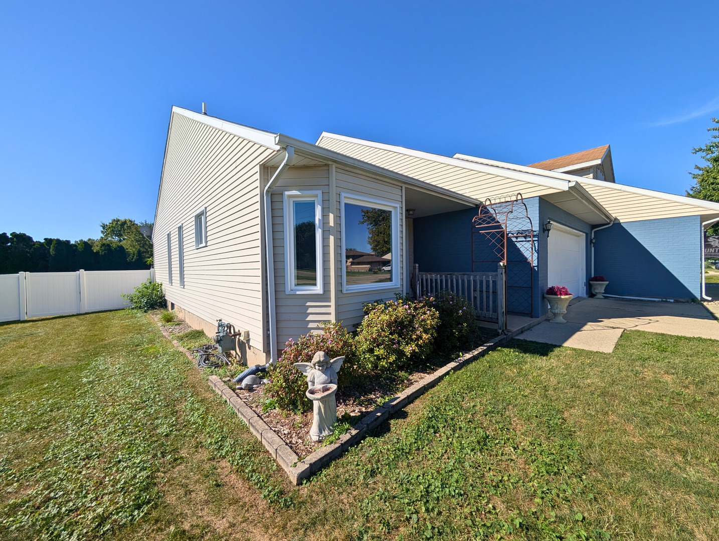 801 W Mckinley Road Property Photo 2