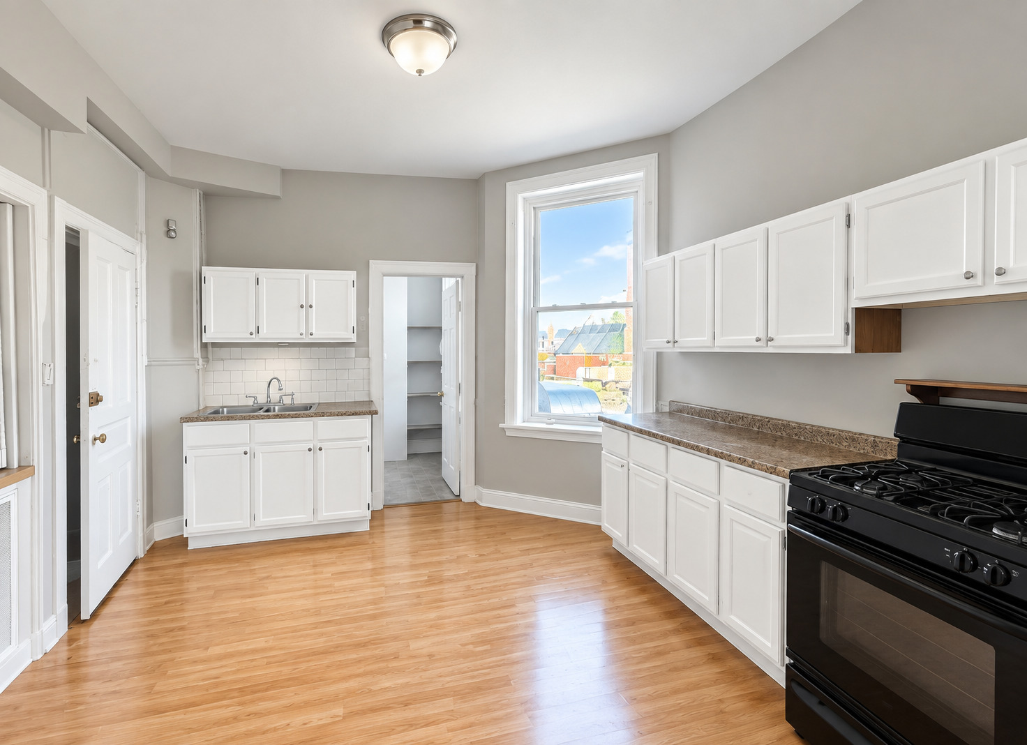 1854 S Ashland Avenue 2r Property Photo 2