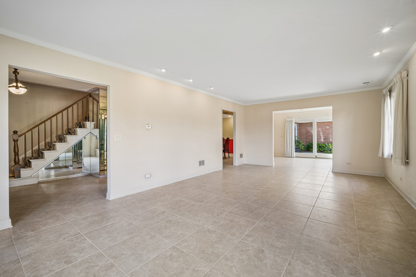 1466 Concorde Circle Property Photo 4