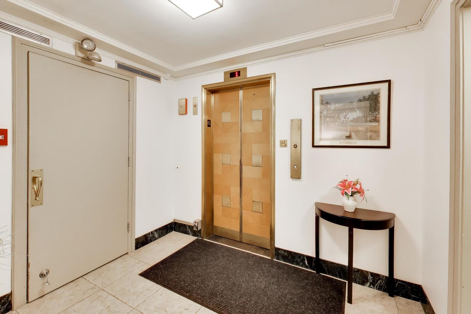 1585 Ridge Avenue 505 Property Photo 3