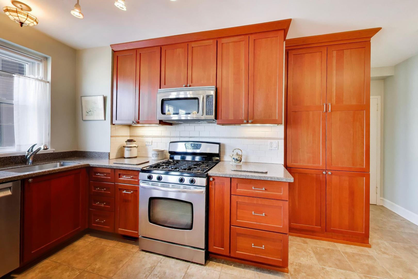 1585 Ridge Avenue 505 Property Photo 13