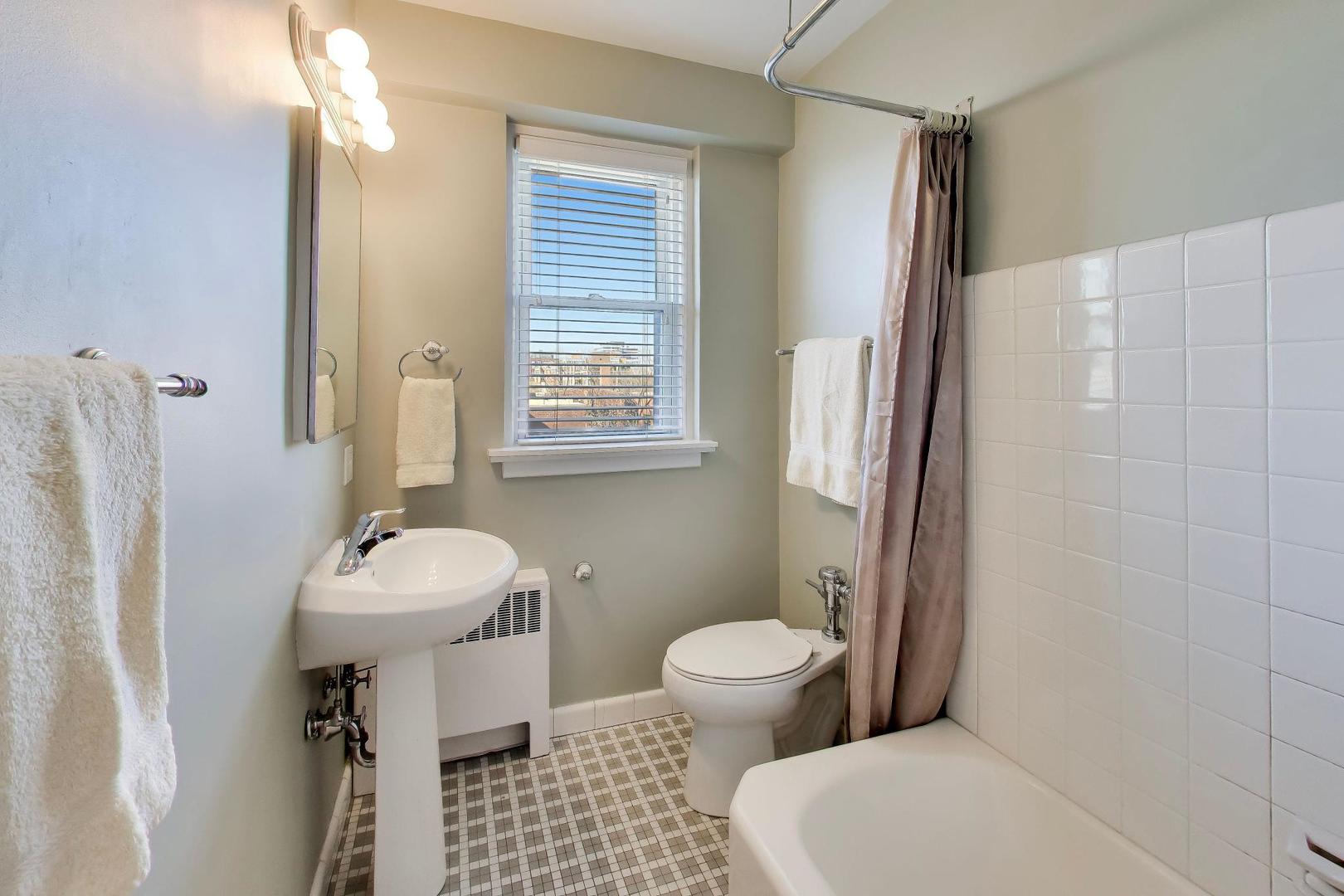 1585 Ridge Avenue 505 Property Photo 18