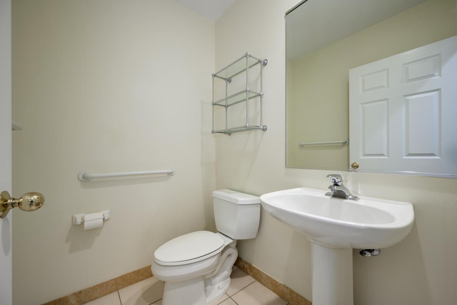 1107 Greenleaf Avenue 3g Property Photo 10