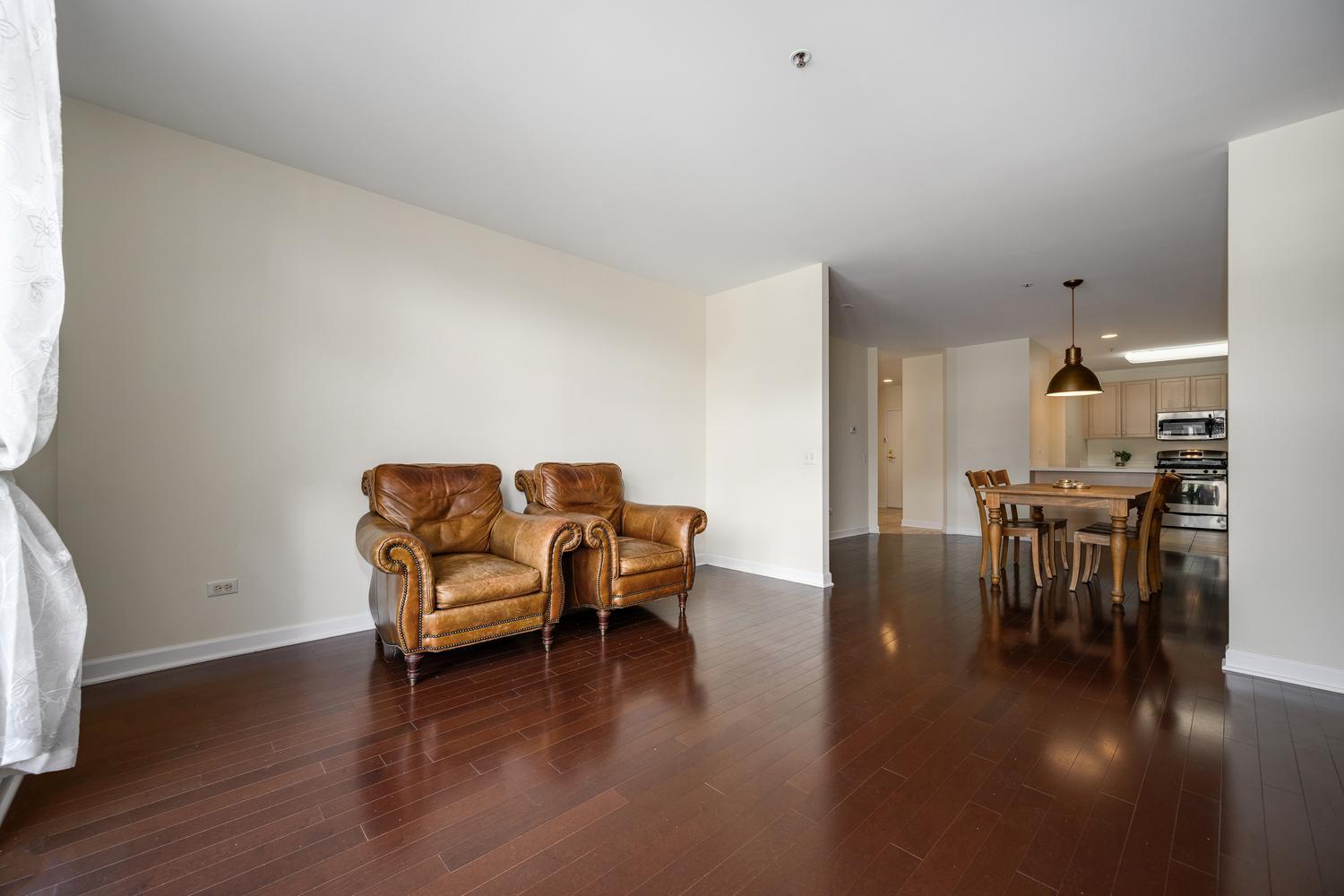 1107 Greenleaf Avenue 3g Property Photo 14