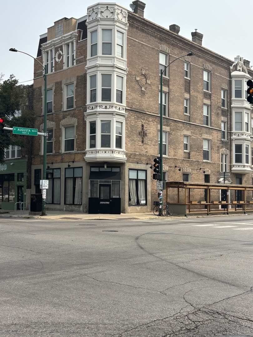 1001 N California Avenue Property Photo 1