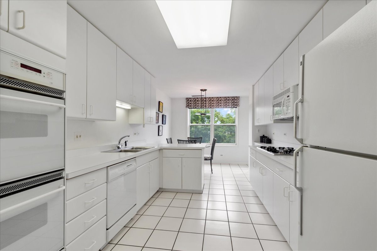 4545 W Touhy Avenue 217w Property Photo 7