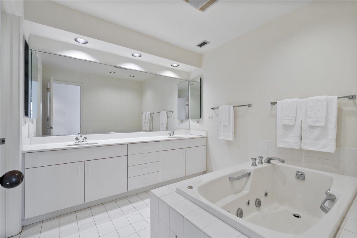 4545 W Touhy Avenue 217w Property Photo 12